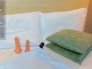 dayana-sweet1 on CamSoda 