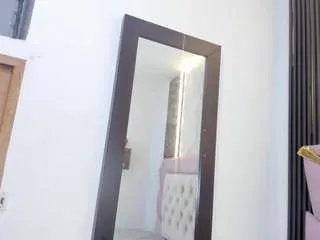 Freechat dominique-110 on CamSoda