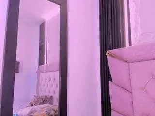 Freechat dominique-110 on CamSoda