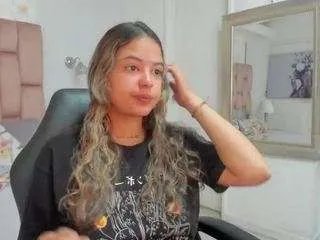 dulcelyra on CamSoda