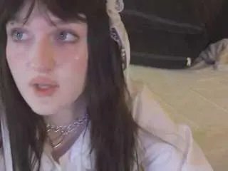 Away elliejay1 on CamSoda