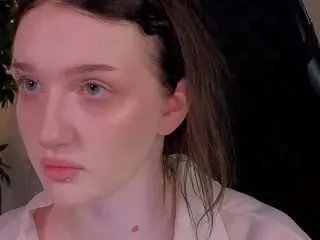 Away elliejay1 on CamSoda