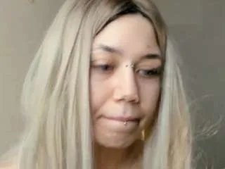 Freechat elvinaclagg on CamSoda