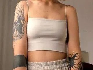 Freechat elvinaclagg on CamSoda