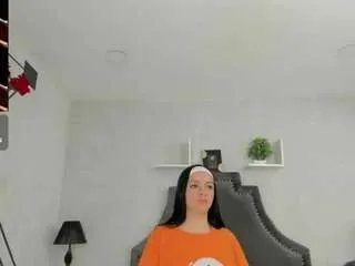 Offline emiliaa-rosse on CamSoda