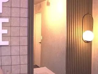 emmybella on CamSoda 