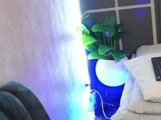emmybella on CamSoda 