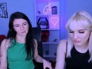 Offline esma-shine on CamSoda