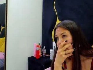 Freechat giannajohnsons on CamSoda