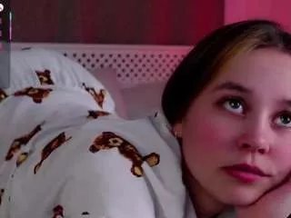 Offline gwenacey on CamSoda