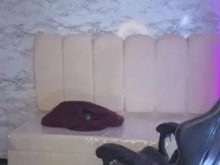 Offline hela-v on CamSoda