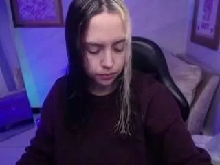 Offline hela-v on CamSoda