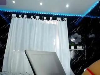 Offline hillary-queen on CamSoda