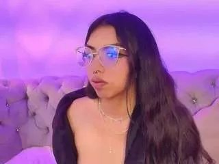 hottiepink02 on CamSoda 