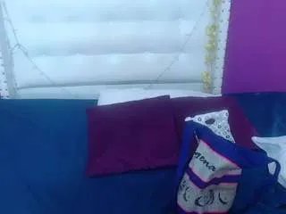 Freechat hugeass-destroyer on CamSoda