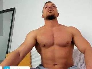 Freechat hunkboyj on CamSoda