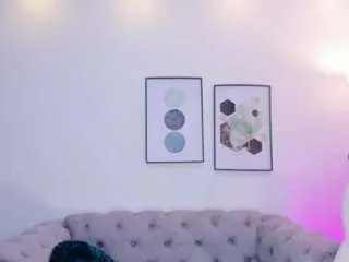 Offline issi-loren on CamSoda