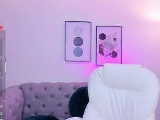 Offline issi-loren on CamSoda