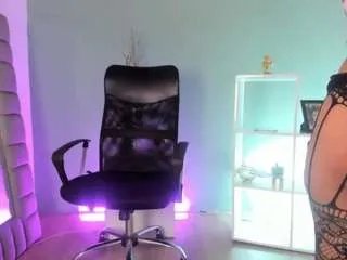 jennifer-garciia — GOAL: ASS tease and control slow build dirty vibes tip or take me private [100 tokens remaining]