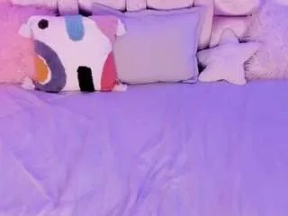 Freechat keyriss on CamSoda