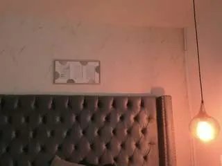 Freechat kim-blane on CamSoda