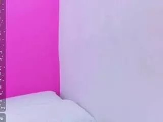 Freechat kinky-camila on CamSoda