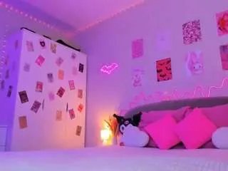 Freechat kristybae on CamSoda