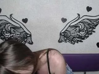 Offline larapika on CamSoda