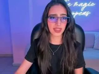 Freechat larisasmirnov1 on CamSoda