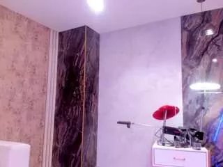 Freechat lenathompson on CamSoda