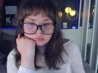Offline lilacmuse on CamSoda
