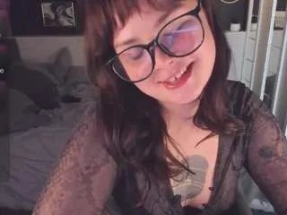 Offline lilacmuse on CamSoda