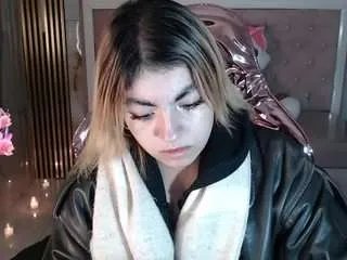 Freechat lili-conor-s on CamSoda