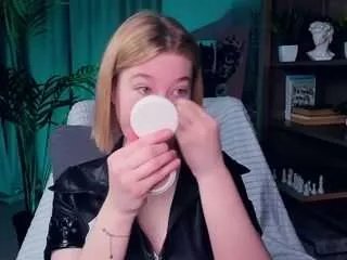 Offline lorafaro on CamSoda