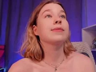 Offline lorafaro on CamSoda