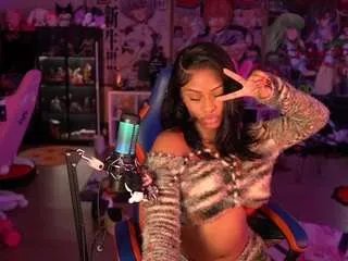 Freechat lovenzia on CamSoda