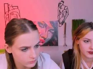 Offline luna-tin on CamSoda