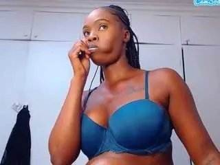 Freechat lusciouslipst on CamSoda