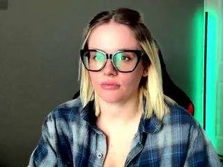 maaad-maxxx on CamSoda 