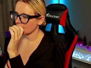 maaad-maxxx on CamSoda 