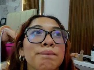 Freechat madyrowan on CamSoda