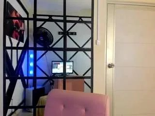 Freechat maira-tf on CamSoda