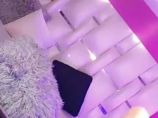 Freechat manuela-kingsley on CamSoda