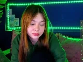 Freechat meow-mellie on CamSoda