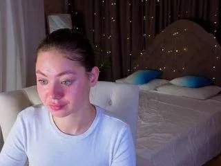 Freechat meow-mellie on CamSoda