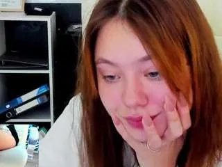 Freechat meow-mellie on CamSoda