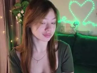 Freechat meow-mellie on CamSoda