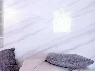 Freechat mia-mirage on CamSoda