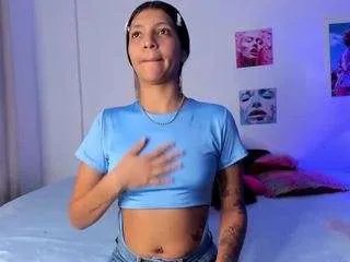 Offline mia-purplee on CamSoda