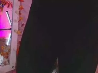 Freechat mssbombom on CamSoda